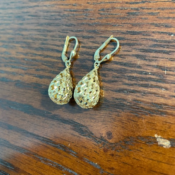 14k Yellow Gold Tear Drop Filagree Drop Earrings - Picture 2 of 9